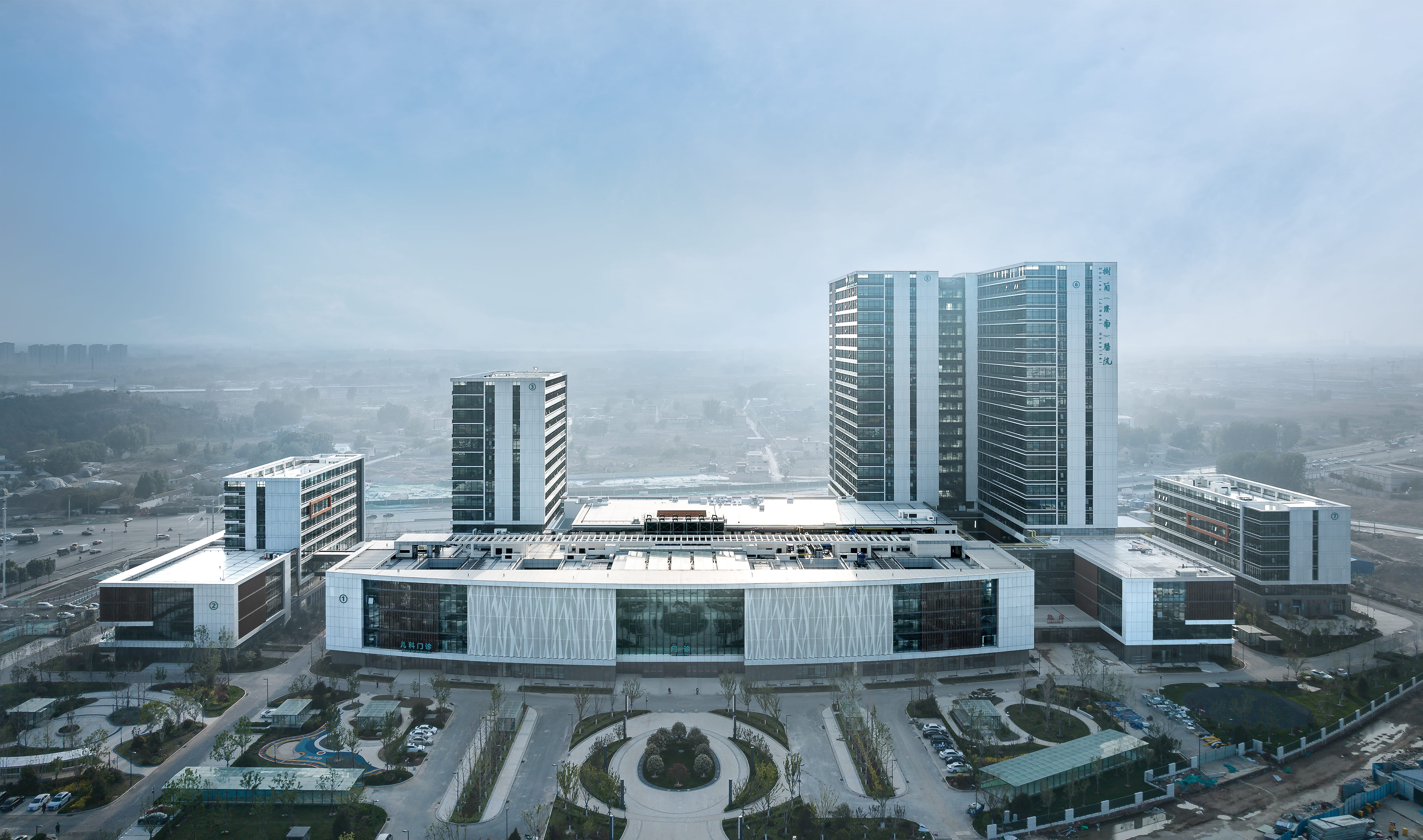 <p>
	海南博鳌超级医院
</p>